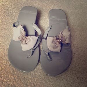 EUC Vera Wang sandals